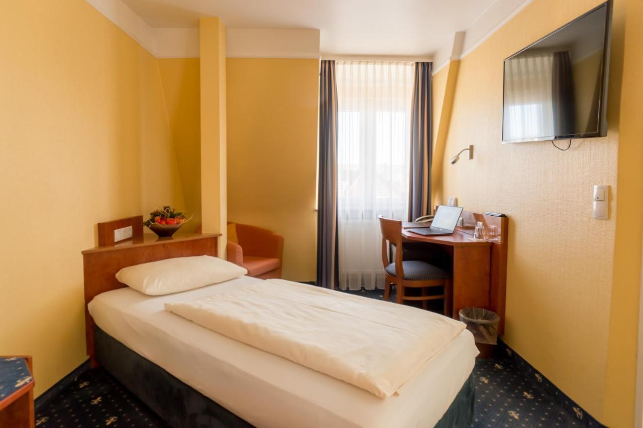 שטוטגרט Aparthotel Astro - Nichtraucherhotel מראה חיצוני תמונה