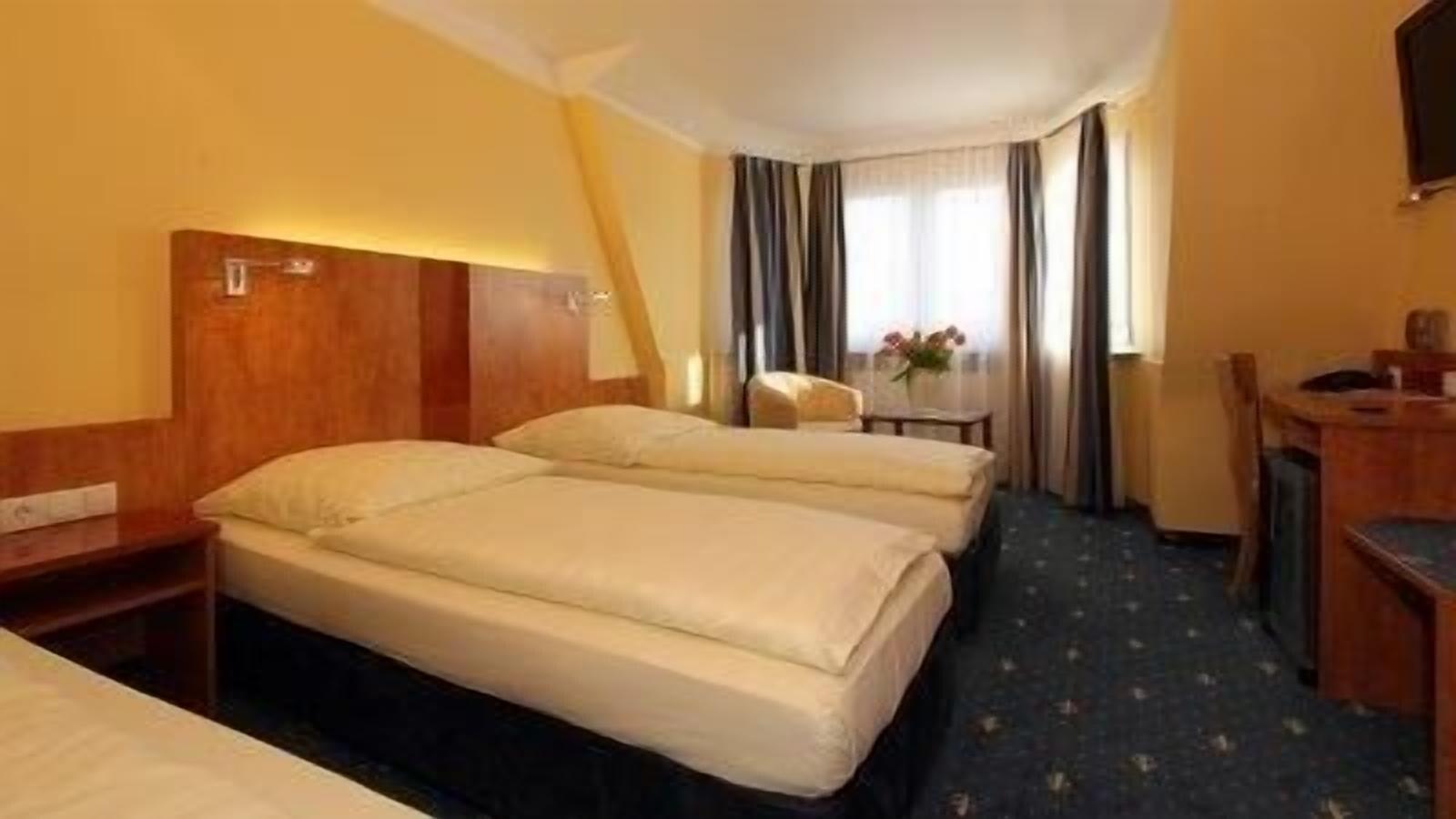 שטוטגרט Aparthotel Astro - Nichtraucherhotel מראה חיצוני תמונה