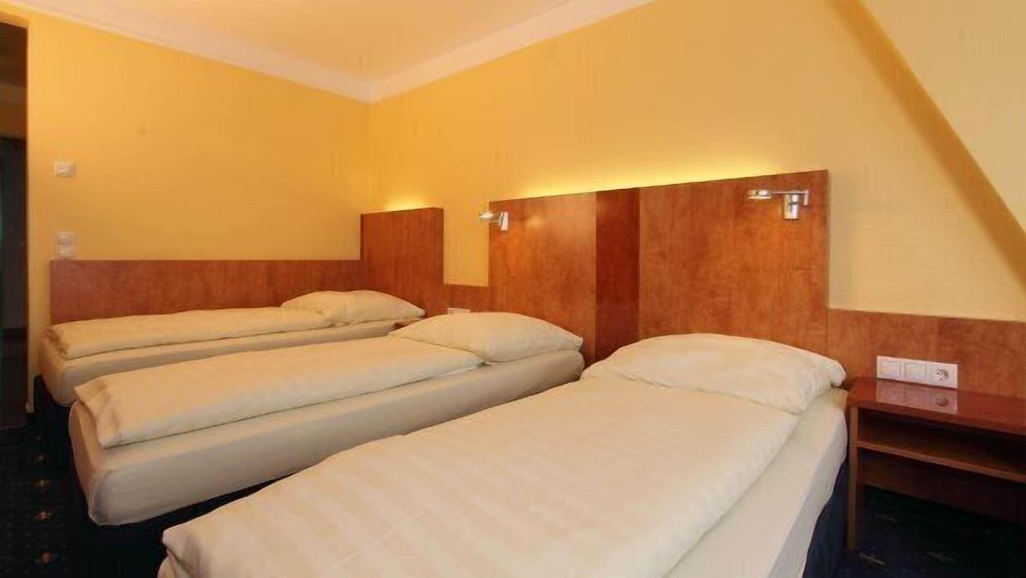 שטוטגרט Aparthotel Astro - Nichtraucherhotel מראה חיצוני תמונה