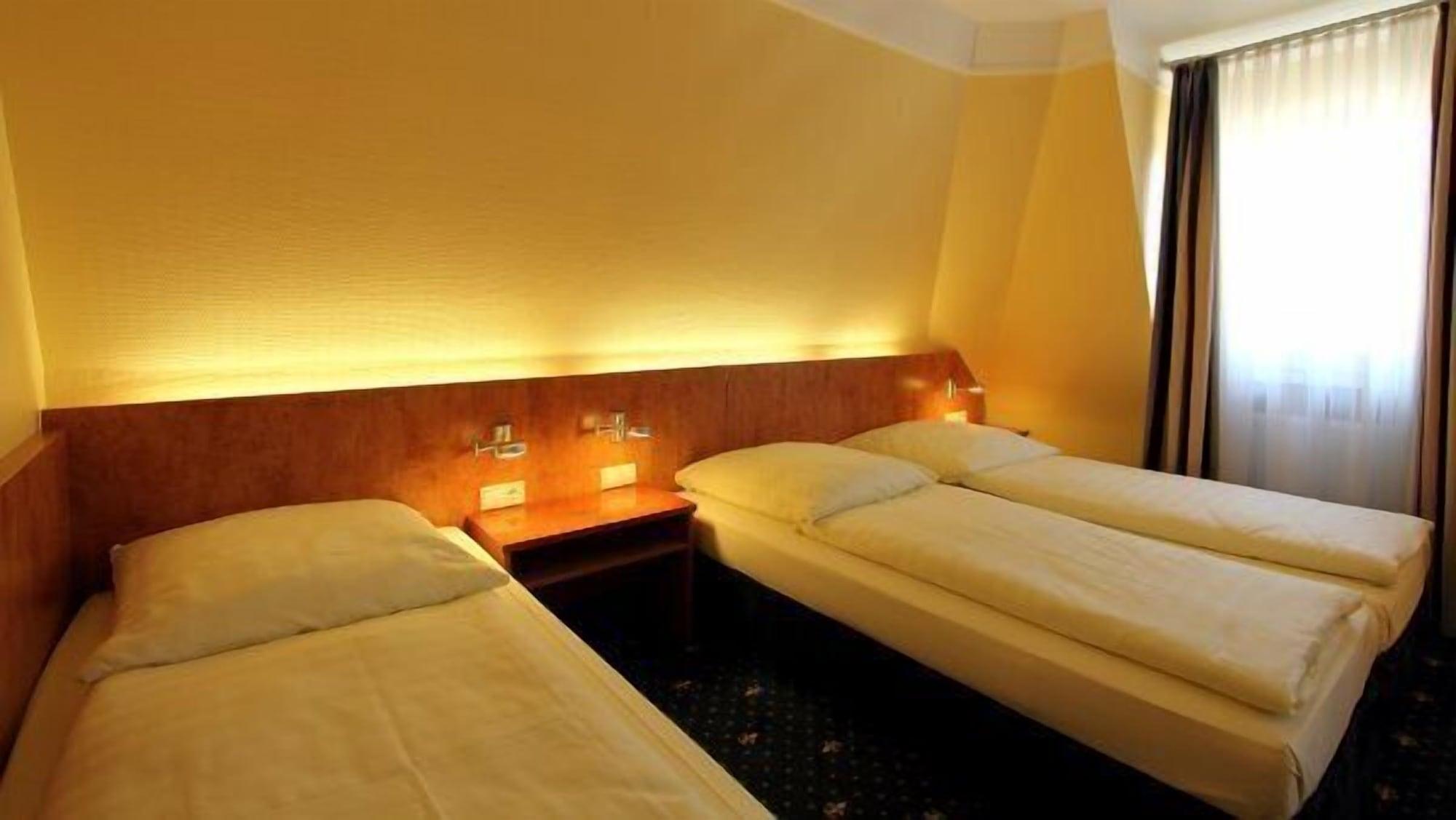 שטוטגרט Aparthotel Astro - Nichtraucherhotel מראה חיצוני תמונה