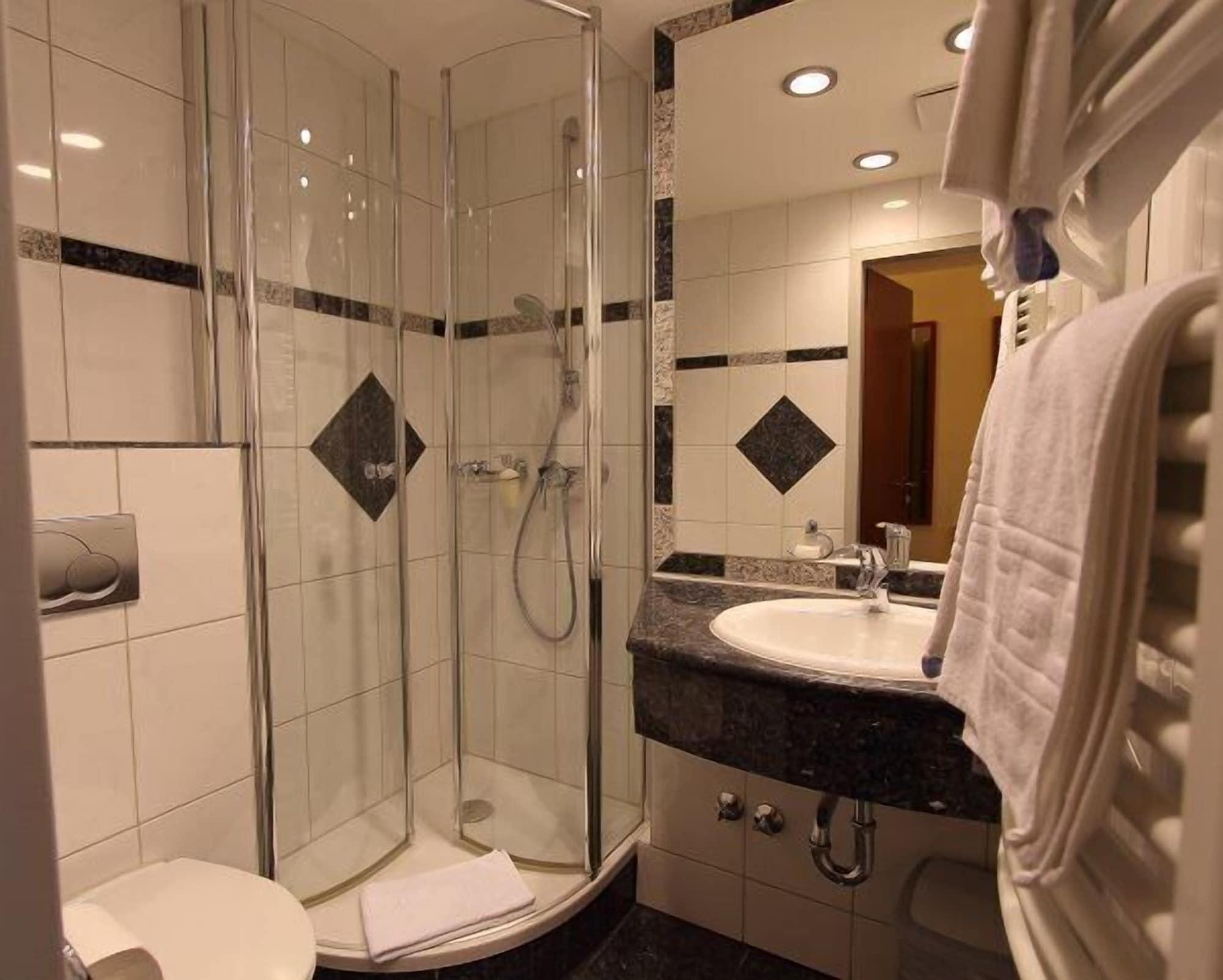 שטוטגרט Aparthotel Astro - Nichtraucherhotel מראה חיצוני תמונה