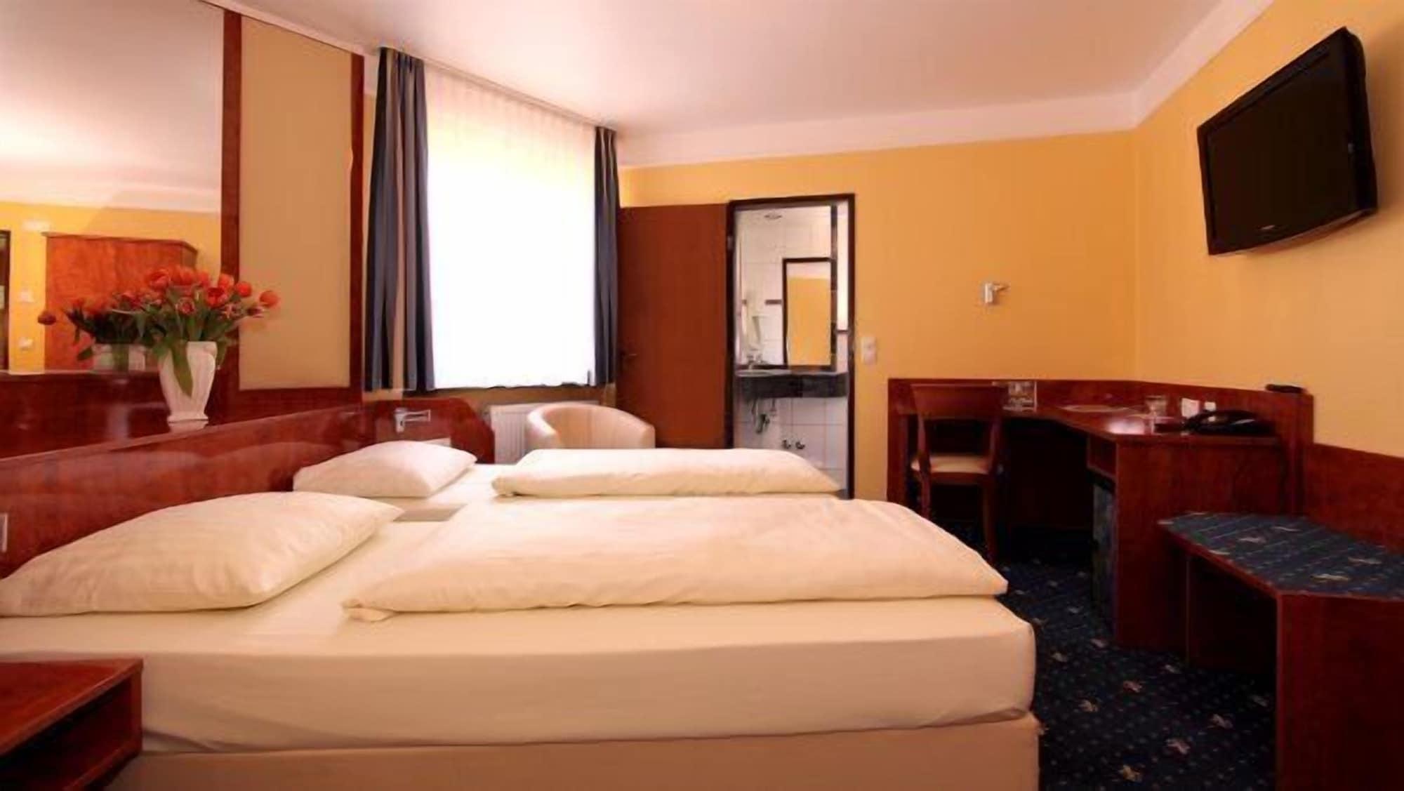 שטוטגרט Aparthotel Astro - Nichtraucherhotel מראה חיצוני תמונה