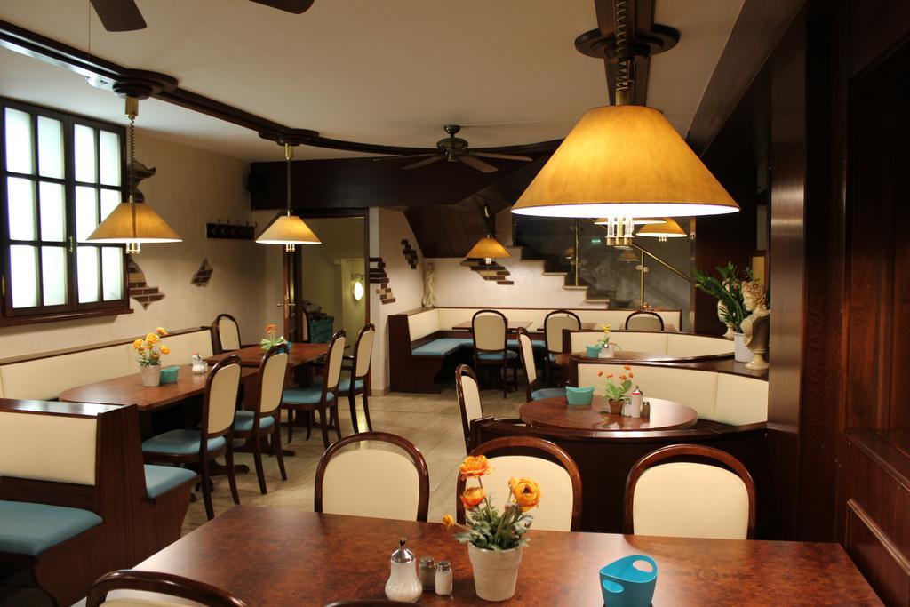 שטוטגרט Aparthotel Astro - Nichtraucherhotel מראה חיצוני תמונה