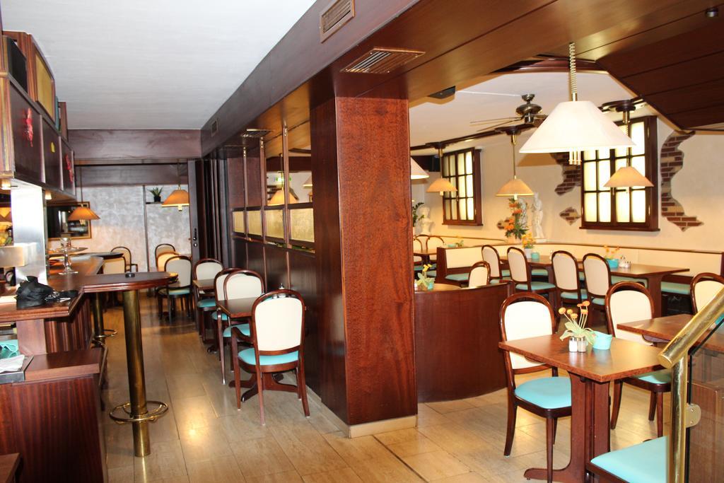שטוטגרט Aparthotel Astro - Nichtraucherhotel מראה חיצוני תמונה