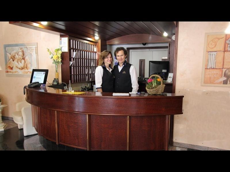 שטוטגרט Aparthotel Astro - Nichtraucherhotel מראה חיצוני תמונה